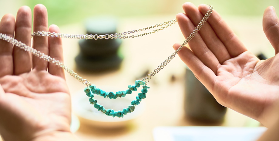 choosing the right necklace